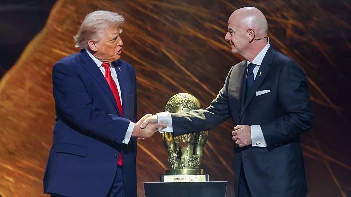 FIFA එකෙන් ඩොනල්ඩ් ට්‍රම්ප්ට දුන්නු සාම ත්‍යාගය අහෝසි කරන්න නෝර්වීජියානු පාපන්දු සංගමයේ සභාපති ඉල්ලයි