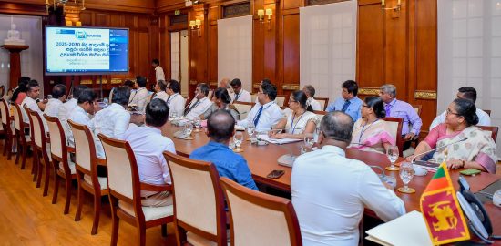 දේශීය ආදායම් දෙපාර්තමේන්තුවේ විභවතාව ඉහළ නංවන්න ජනපති දේශීය ආදායම් දෙපාර්තමේන්තුවේ නිලධාරීන් හමුවෙයි දේශීය ආදායම් දෙපාර්තමේන්තුවේ විභවතාව ඉහළ නංවන්න ජනපති දේශීය ආදායම් දෙපාර්තමේන්තුවේ නිලධාරීන් හමුවෙයි
