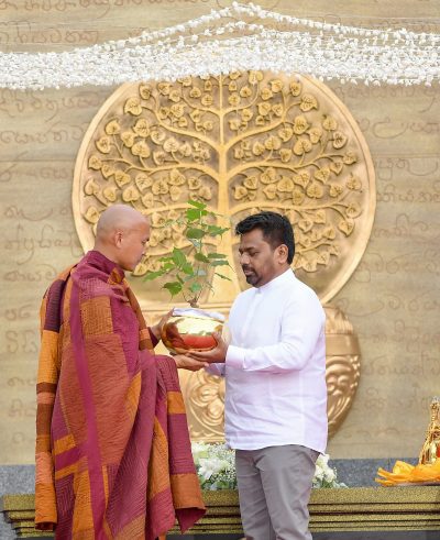මෙය හුදෙක් තෑග්ගක් පමණක් නොව, ශ්රී ලංකාව සහ ලෝකය යා කරන ජීවමාන ධර්ම පාලමක් – පඤ්ඤාකර හිමි කියයි මෙය හුදෙක් තෑග්ගක් පමණක් නොව, ශ්රී ලංකාව සහ ලෝකය යා කරන ජීවමාන ධර්ම පාලමක් – පඤ්ඤාකර හිමි කියයි