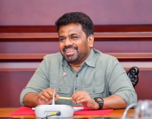 ජනතාවගේ පානීය ජල ගැටලුව විසඳීමට අදාළ ව්‍යාපෘති කඩිනම් කරන්න ජනපතිගෙන් නිලධාරීන්ට උපදෙස්
