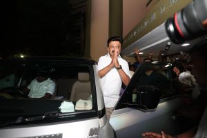 මැතිවරණ පරාජයෙන් පසු ස්ටාර්ලින් මහඇමති ධූරයෙන් ඉල්ලා අස්වෙයි මැතිවරණ පරාජයෙන් පසු ස්ටාර්ලින් මහඇමති ධූරයෙන් ඉල්ලා අස්වෙයි