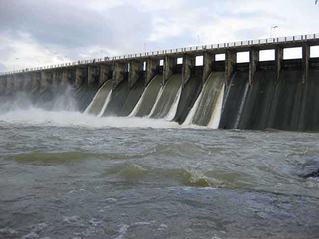තද වැසි සමග ප්රධාන ජලාශ 16ක් වාන් දමමින් තද වැසි සමග ප්රධාන ජලාශ 16ක් වාන් දමමින්