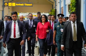 පොදුරාජ්ය මණ්ඩල අධ්යාපන සමුළුවට එක්වීමට අග්රාමාත්යතුමිය බ්රිතාන්යයට පිටත්වෙයි පොදුරාජ්ය මණ්ඩල අධ්යාපන සමුළුවට එක්වීමට අග්රාමාත්යතුමිය බ්රිතාන්යයට පිටත්වෙයි