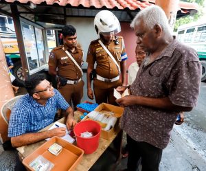 බස් රියදුරන්ට දිවයින පුරා මත්ද්රව්ය පරීක්ෂණ – නුගේගොඩදී 5 දෙනෙකු හඳුනාගනී බස් රියදුරන්ට දිවයින පුරා මත්ද්රව්ය පරීක්ෂණ – නුගේගොඩදී 5 දෙනෙකු හඳුනාගනී