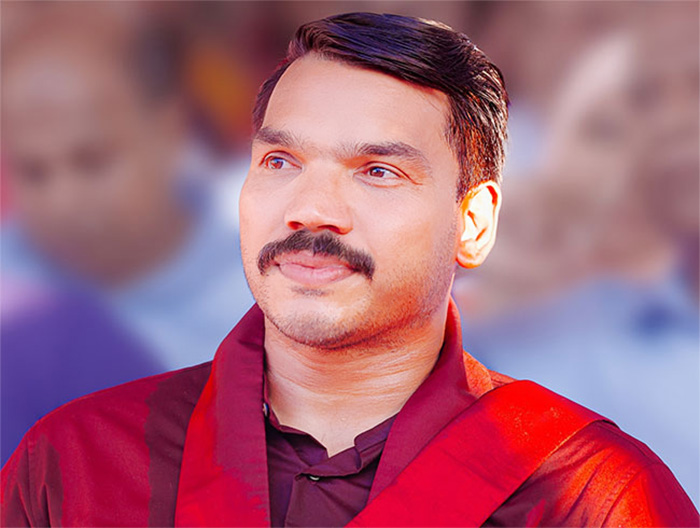 ආණ්ඩුව සැකකරුවන්ට අනවශ්ය ලෙස බලපෑම් කරනවා – කපිල චන්ද්රසේන මහතාට උනෙත් එවැන්නක්ද? ආණ්ඩුව සැකකරුවන්ට අනවශ්ය ලෙස බලපෑම් කරනවා – කපිල චන්ද්රසේන මහතාට උනෙත් එවැන්නක්ද?