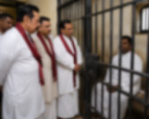“පාස්කු ප්රහාරයෙන් පසු මහින්ද – නාමල් – බැසිල් හිරේ සිටි පිල්ලෙයාන් හමුවූ බව” නීතිපති අධිකරණයට දන්වයි “පාස්කු ප්රහාරයෙන් පසු මහින්ද – නාමල් – බැසිල් හිරේ සිටි පිල්ලෙයාන් හමුවූ බව” නීතිපති අධිකරණයට දන්වයි